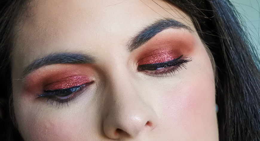 maquillage bordeaux pailleté