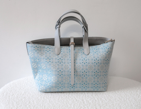 Sac Floral Tote Bag de Silkyhaus : mon avis sur ce sac en soie et cuir au luxe discret