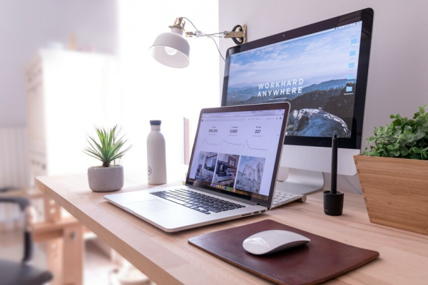 Aménage ton bureau comme un pro : inspirations et astuces tendance