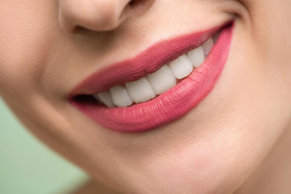 full lips